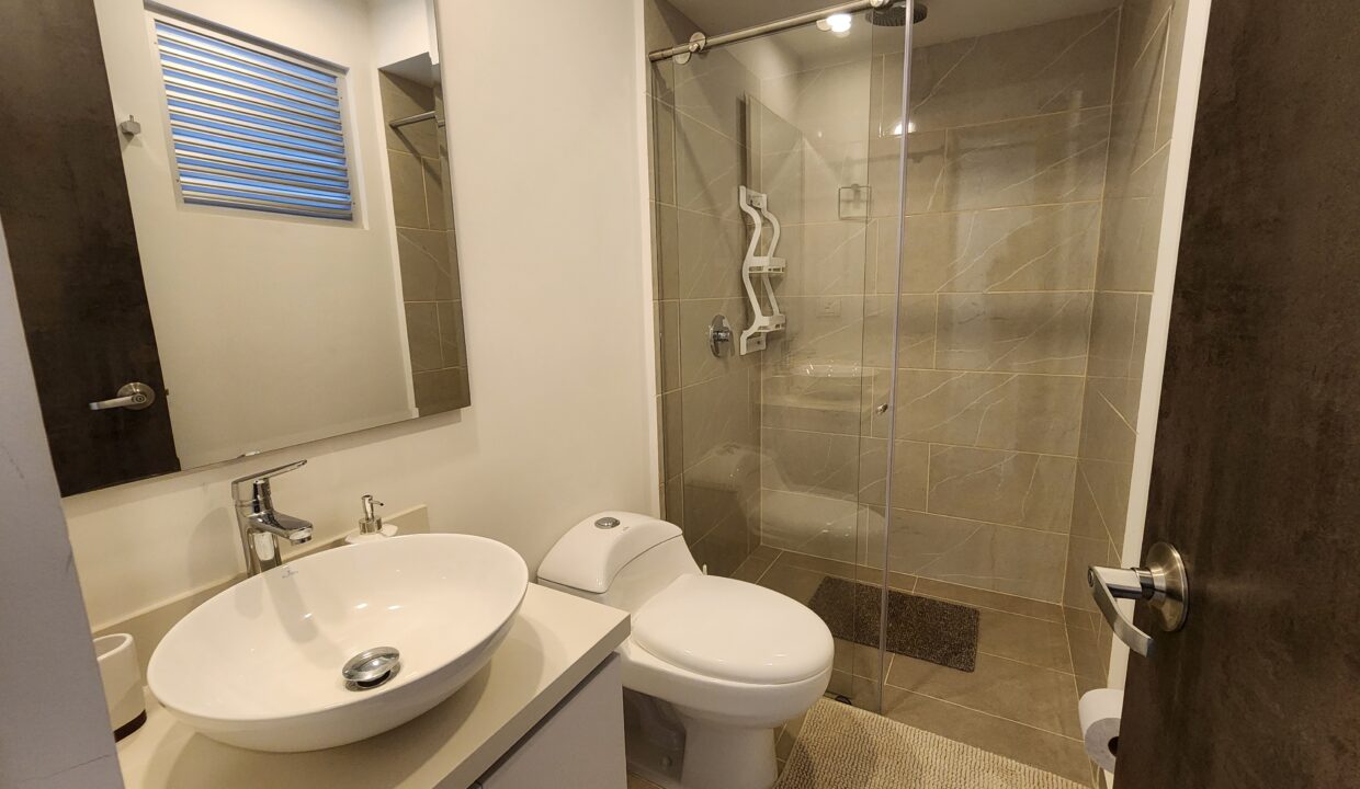 Baño Apartamento Arboretum2