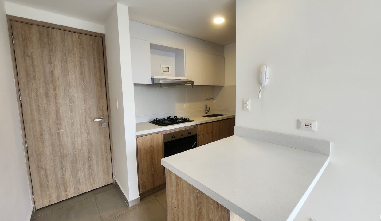 Cocina y Barra tipo Americano Apartamento Rio Alto