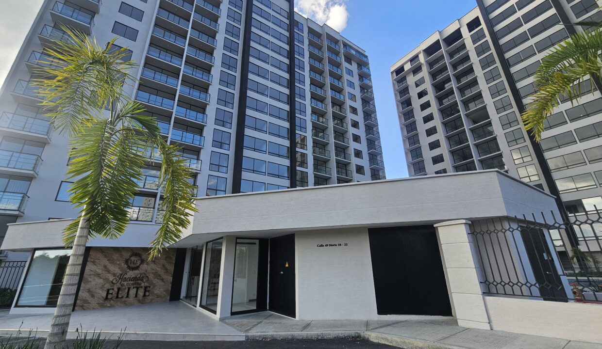 Fachada Cortijo Elite