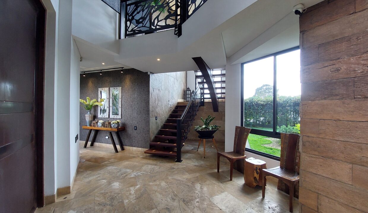 Escaleras segundo piso Samarcanda